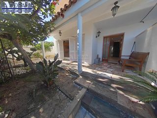Casa adossada a Mar Cambrils. Encantador chalet pareado a solo 250 metros de la playa