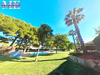 Planta baixa a El Casalot. Piso esquinero en planta baja con amplia terraza y acceso a zona