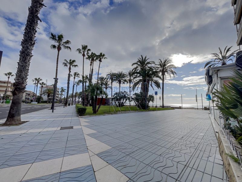 Foto 7d5efc69-51f8-47a7-a30c-b89102c4f71d. Piso amplio apartamento con terraza y vistas al mar en Salou