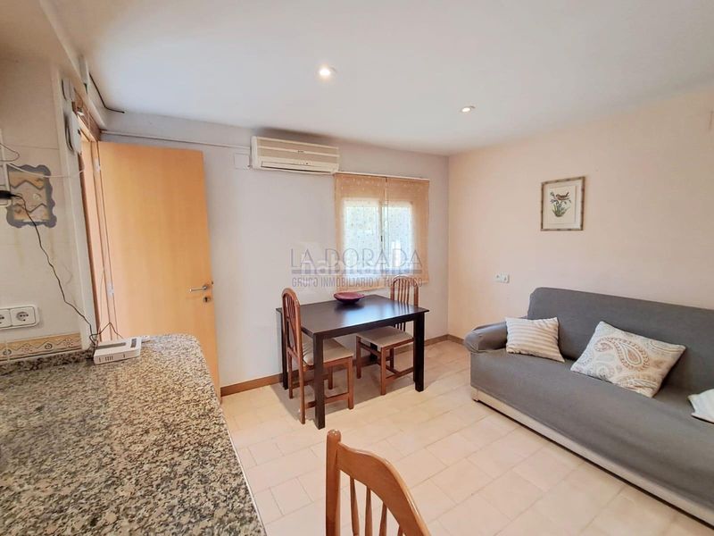 Foto f79904f5-eb74-48f8-a4ad-8ae6434dfbac. Estudi amb calefacció piscina a Platja de Llevant Salou