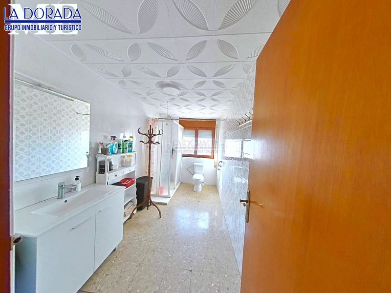 Foto 09f36b50-c05f-4bdf-8088-9cd75fc76088. Pis a Passeig Marítim Miami Platja