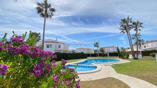 Casa aparellada  Carrer de xile. Pareado esquinero con vistas al mar | licencia turística | pisci