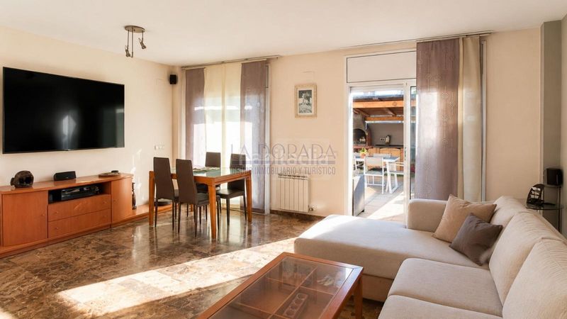 Foto b7f252f7-5e99-4b88-bba1-0436290d758b. Casa adossada amb calefacció aparcament piscina a Cambrils