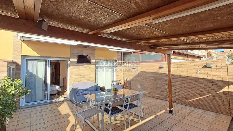 Foto d71f7c10-2282-4c99-9e83-a70b1a457244. Casa adossada amb calefacció aparcament piscina a Cambrils