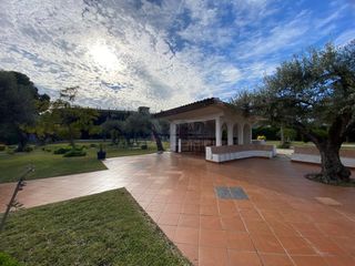 Casa  Avinguda vilafortuny. Encantadora casa individual de una sola planta con licencia turí