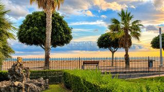 Pis  Carrer general belgrano 5d. ¡piso reformado en 1ª línea de mar con vistas en la llosa!