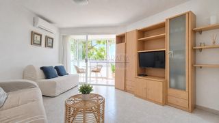 Apartament  Avinguda de la diputació. ¡estudio reformado en 1a línea de vilafortuny!