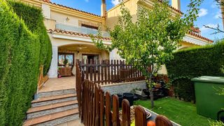 Reihenhaus  Carrer de la república dominicana 2. ¡casa adosada reformada en costa zefir!