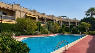 Ground floor in Cambrils Mediterrani. ¡encantadora planta baja con terraza y acceso directo a la pisci
