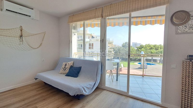 Foto 488d5ff8-6ab2-4cfc-bbff-dc513630bea4. Piso ¡piso reformado en 1a línea de playa en miami! en Miami Platja