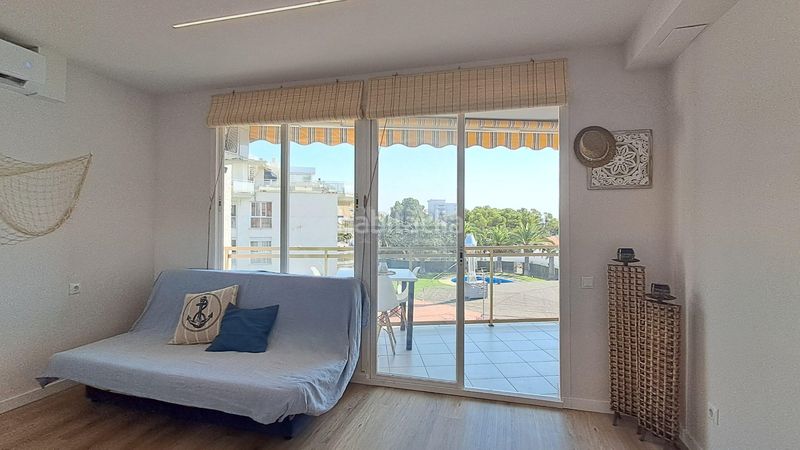 Foto 8130928b-1178-4068-9221-df369832ba33. Piso ¡piso reformado en 1a línea de playa en miami! en Miami Platja