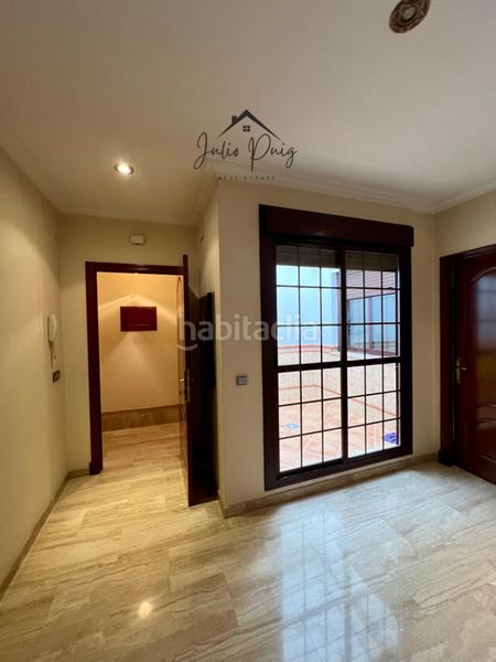 Foto 27fde9f6-fabd-42f3-acad-d1782e738637. Haus mit parking in Coria del Río