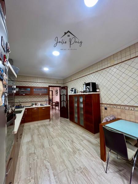 Foto 73a8150d-aae2-4965-b8c4-df2ee26e4de2. Haus mit parking in Coria del Río