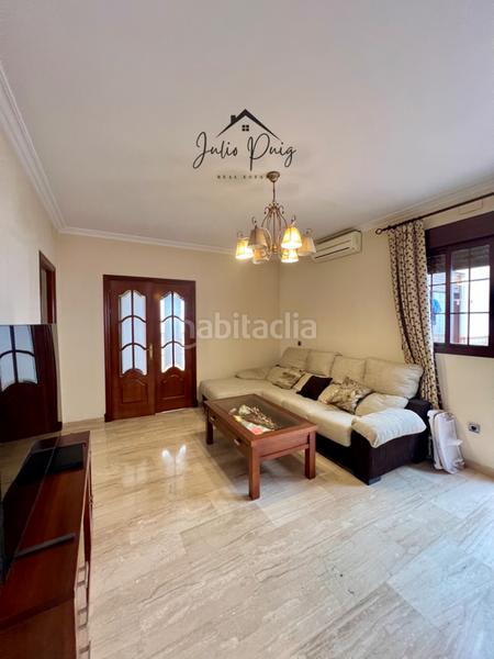 Foto cb306891-f64c-48df-8dff-d6f379c3a324. Haus mit parking in Coria del Río