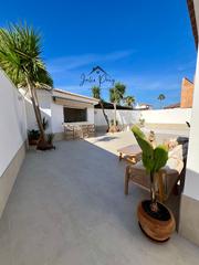 Chalet  Calle amapolas. Venta de chalet en urbanización la laguna – palomares del río