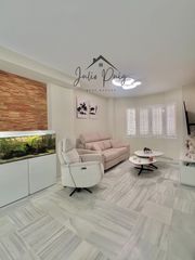 Casa a schiera in Coria del Río. Chalet adosado en venta en coria del río
