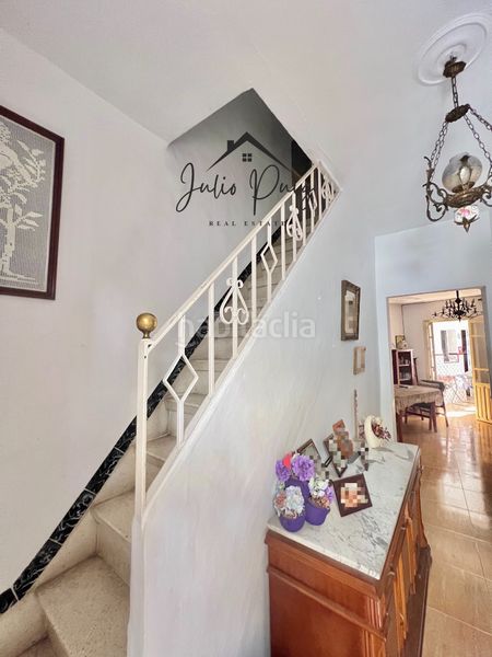 Foto b72a6ed0-df3d-41c6-b81e-b39fdbb7fa4f. Casa adossada a Coria del Río
