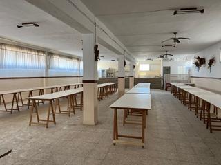 Local commercial à Coria del Río. ¡oportunidad de inversión en coria del río! local comercial en v
