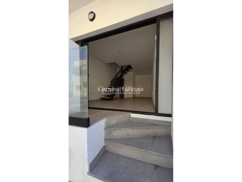Foto ac676bda-646f-4268-995d-9f08574b8ef5. Casa adossada a El Cotillo Oliva (La)