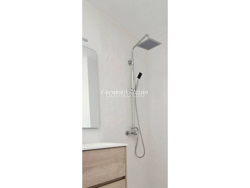 Foto b3b8012e-1922-4d64-b337-39ad0e9d1429. Casa adossada a El Cotillo Oliva (La)