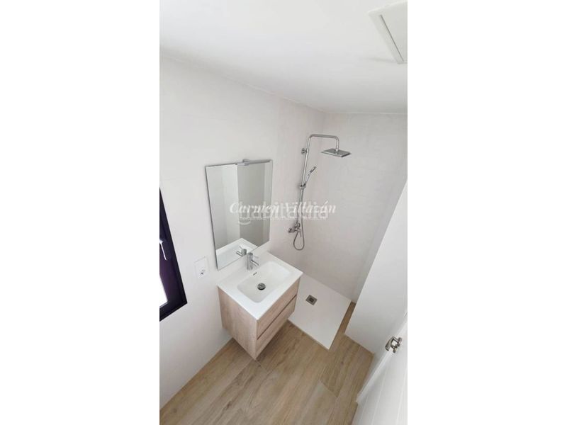 Foto b7e0f422-cacf-4058-b1ba-a84051b7888a. Casa adossada a El Cotillo Oliva (La)