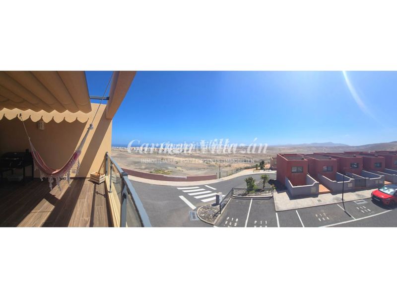 Foto 19f7d91c-5ed7-4a72-85cd-bb69f8d0ea7d. Tríplex amb aparcament piscina a Caleta de Fuste Antigua