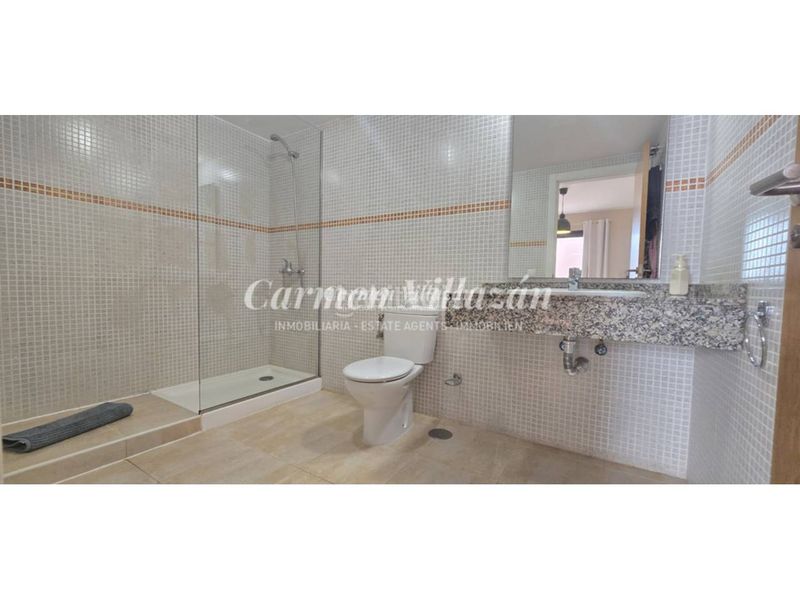 Foto 4f0ff674-28db-4349-99f3-bba2e17ab3dc. Tríplex amb aparcament piscina a Caleta de Fuste Antigua