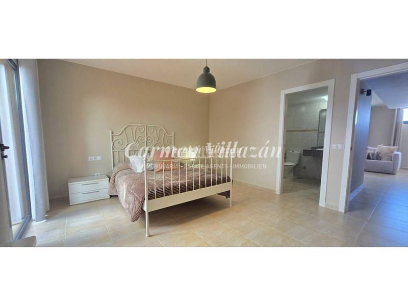 Foto 61474abf-50fb-4a84-9dc1-af7d44f5e698. Tríplex amb aparcament piscina a Caleta de Fuste Antigua