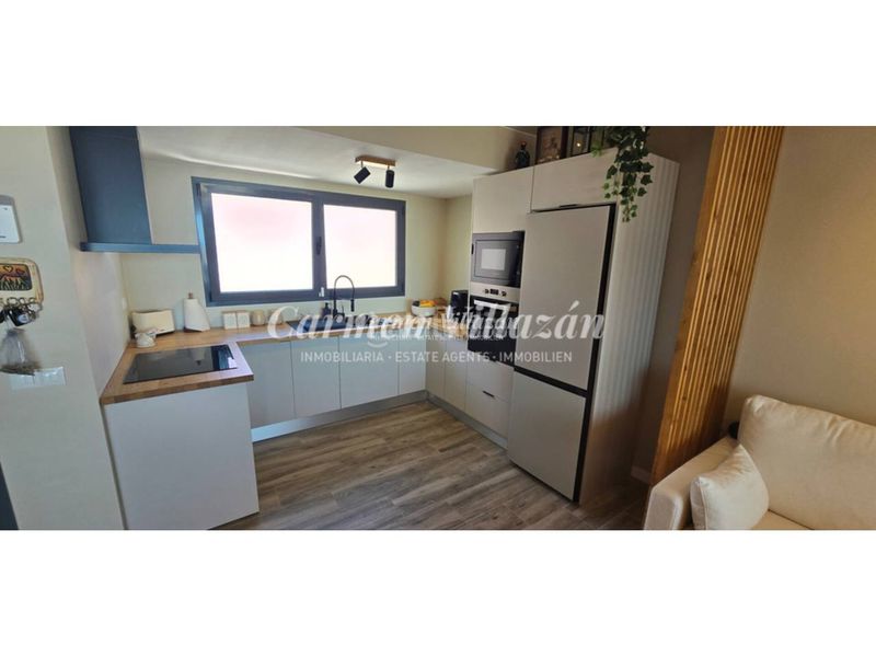 Foto 9674b2e2-a911-4b75-9907-7edbb9e3086f. Tríplex amb aparcament piscina a Caleta de Fuste Antigua