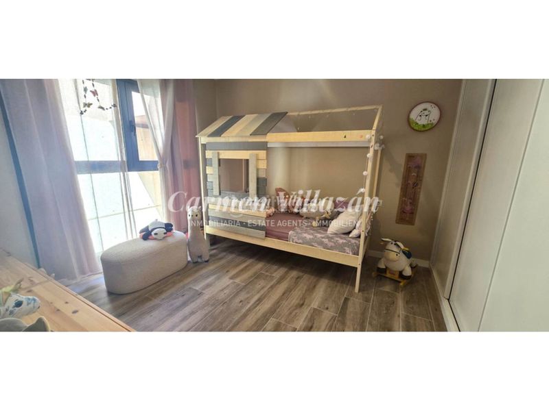 Foto b0d990d0-63a6-44c4-85fb-2440174815e7. Tríplex amb aparcament piscina a Caleta de Fuste Antigua