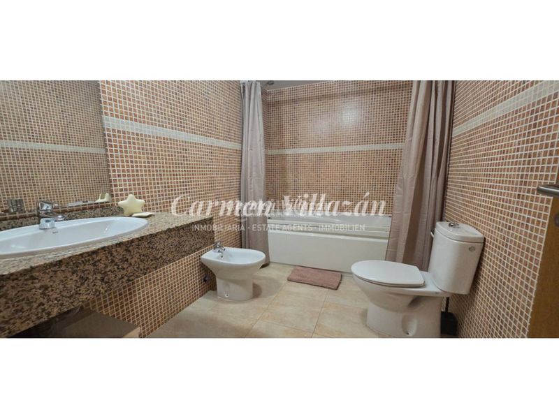 Foto b7b83dbc-1717-4660-9afd-a483c65bf9b8. Tríplex amb aparcament piscina a Caleta de Fuste Antigua