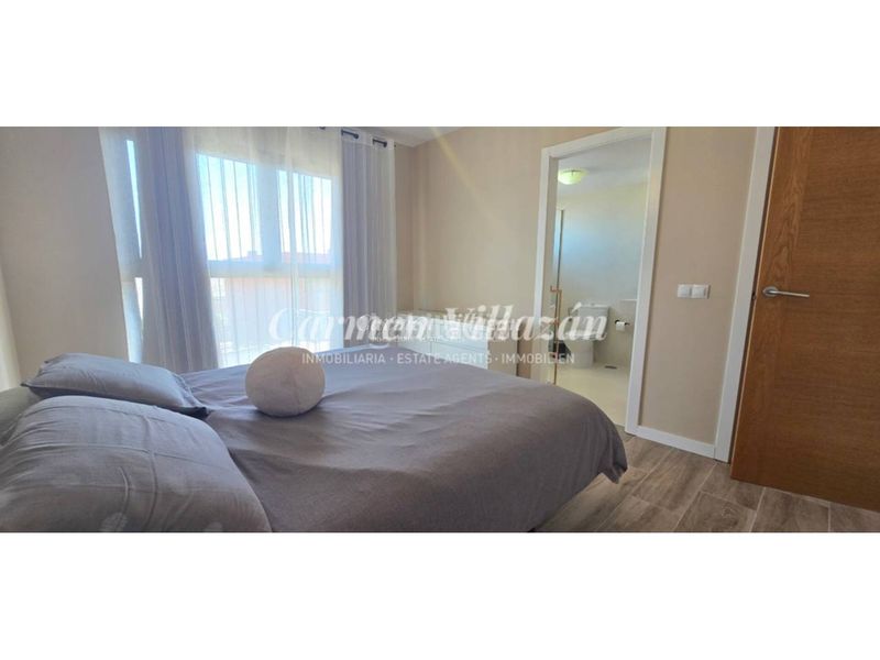 Foto d04a4c1c-5b47-423a-bea5-5716025cc375. Tríplex amb aparcament piscina a Caleta de Fuste Antigua