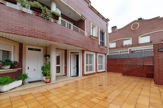 Casa adossada a Lardero. Adosado venta en lardero