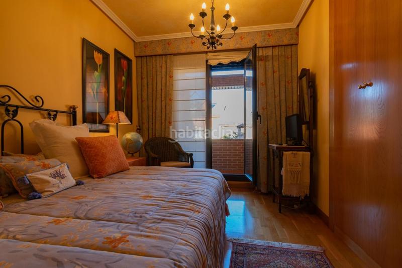 Foto 42d0f494-245f-4c89-afe5-f8ec3f721d4c. Casa espectacular chalet pareado a.v de madrid en Logroño