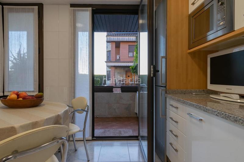 Foto eba02248-0d18-438e-9a81-3cf473b54152. Casa espectacular chalet pareado a.v de madrid en Logroño