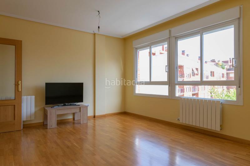 Foto 04b6d379-88b5-461b-9c4c-c6442f3bc86a. Appartamento con riscaldamento parcheggio in Lardero