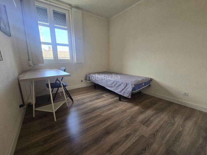 Foto 1485a61c-1863-4f2d-8eda-189d8f302c30. Rent triplex with heating in Casco Antiguo Logroño
