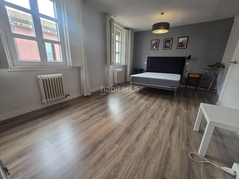 Foto ffe54170-4313-441f-bfce-fd1b31a6f789. Rent triplex with heating in Casco Antiguo Logroño