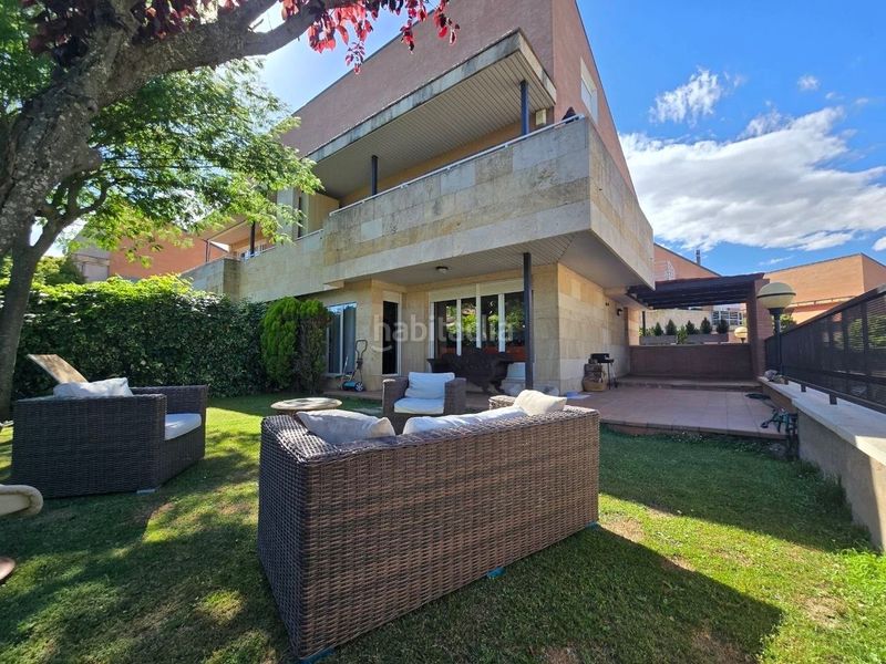 Foto 5bfa03ef-4cc6-4933-bc4f-05e5a99adfdb. Casa amb calefacció aparcament piscina a Avenida Madrid Logroño