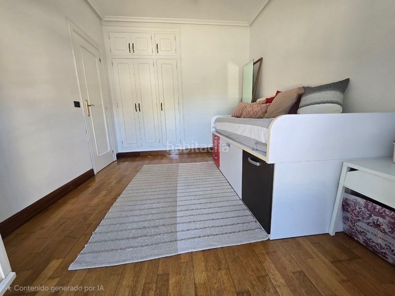 Foto 0ad9f6d1-f522-41c8-b2c2-e18528e3dabd. Casa amb calefacció aparcament piscina a Avenida Madrid Logroño