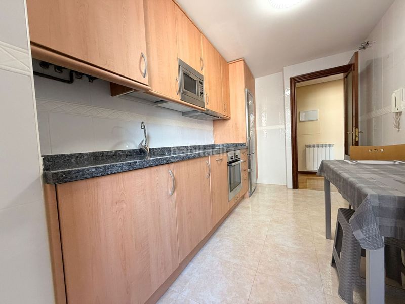 Foto e0edaa3e-ca3f-457f-8f68-afedb4027892. Apartament amb calefacció a Lardero