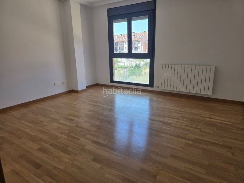 Foto b67bc59e-ca41-40d6-a5d7-1ae13f835877. Apartamento  luminoso junto a las piscinas en Villamediana de Iregua
