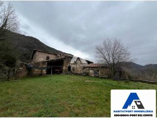 Masia a Llosses (Les). Finca rústica a les lloses ripollès