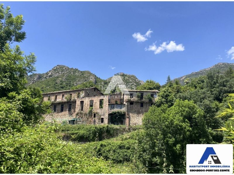 Foto f3d97453-a7e0-4adb-8b62-1dd27e487425. Nau industrial a Berga