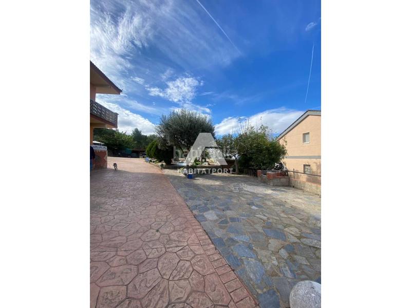 Foto 105330ba-7552-411b-b85d-35d080be7f44. Maison dans Olesa de Bonesvalls