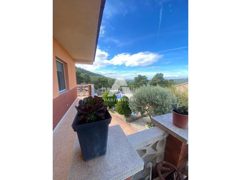 Foto 79110cdf-43ee-4694-983f-644a64cbf3c5. Maison dans Olesa de Bonesvalls