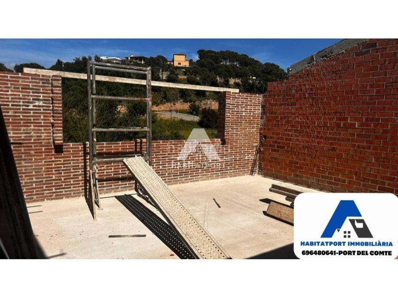 Foto ba8df239-fd12-4e06-9e5f-f401dfc4d398. Casa adossada amb aparcament a Gironella