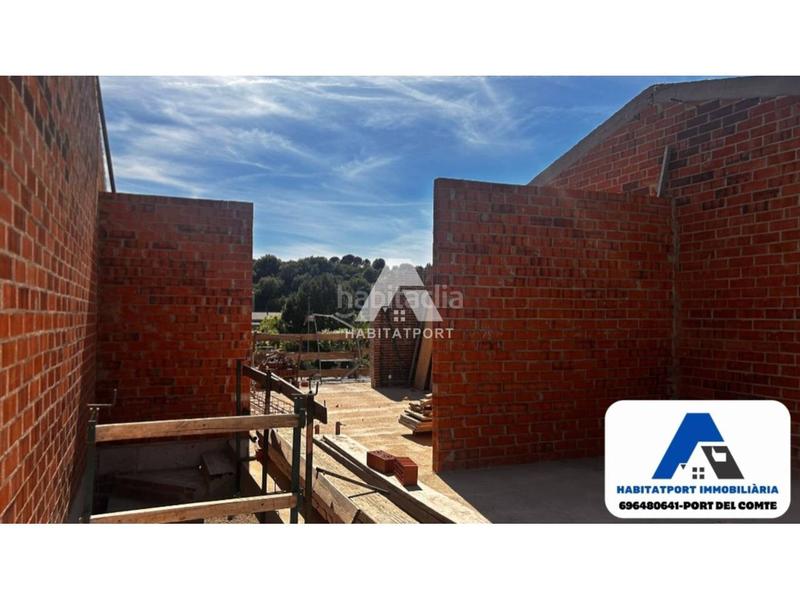 Foto bef78e05-30e5-4c72-aa0d-d95987c717da. Casa adossada amb aparcament a Gironella