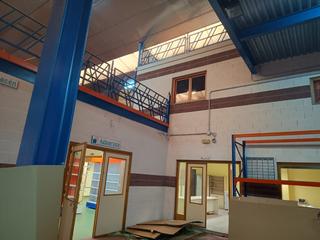 Bâtiment à usage industriel à Ruta de la Plata. Chollo nave