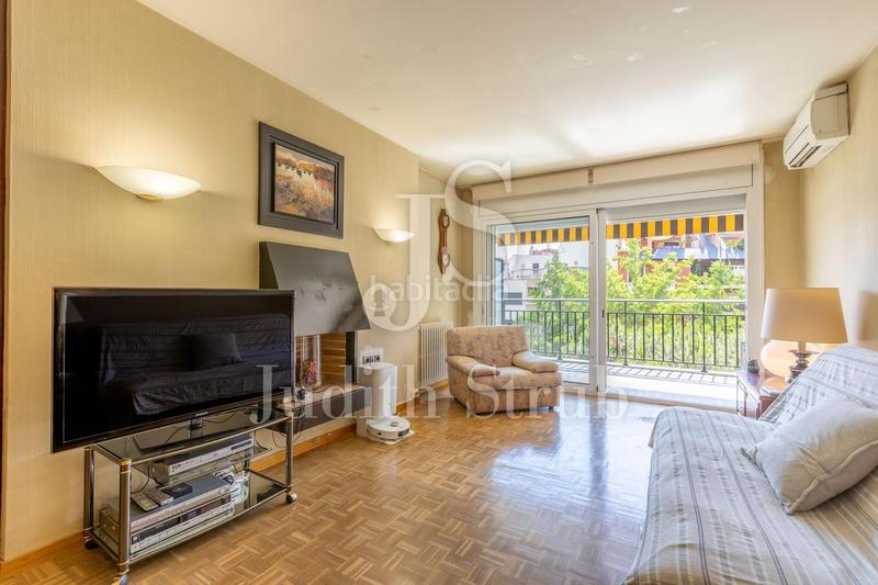 Foto 07b875e8-d5e5-43f1-8171-0a5d6c7fd28f. Piso balmes barcino. amplia y luminosa con soleada terraza. en Barcelona
